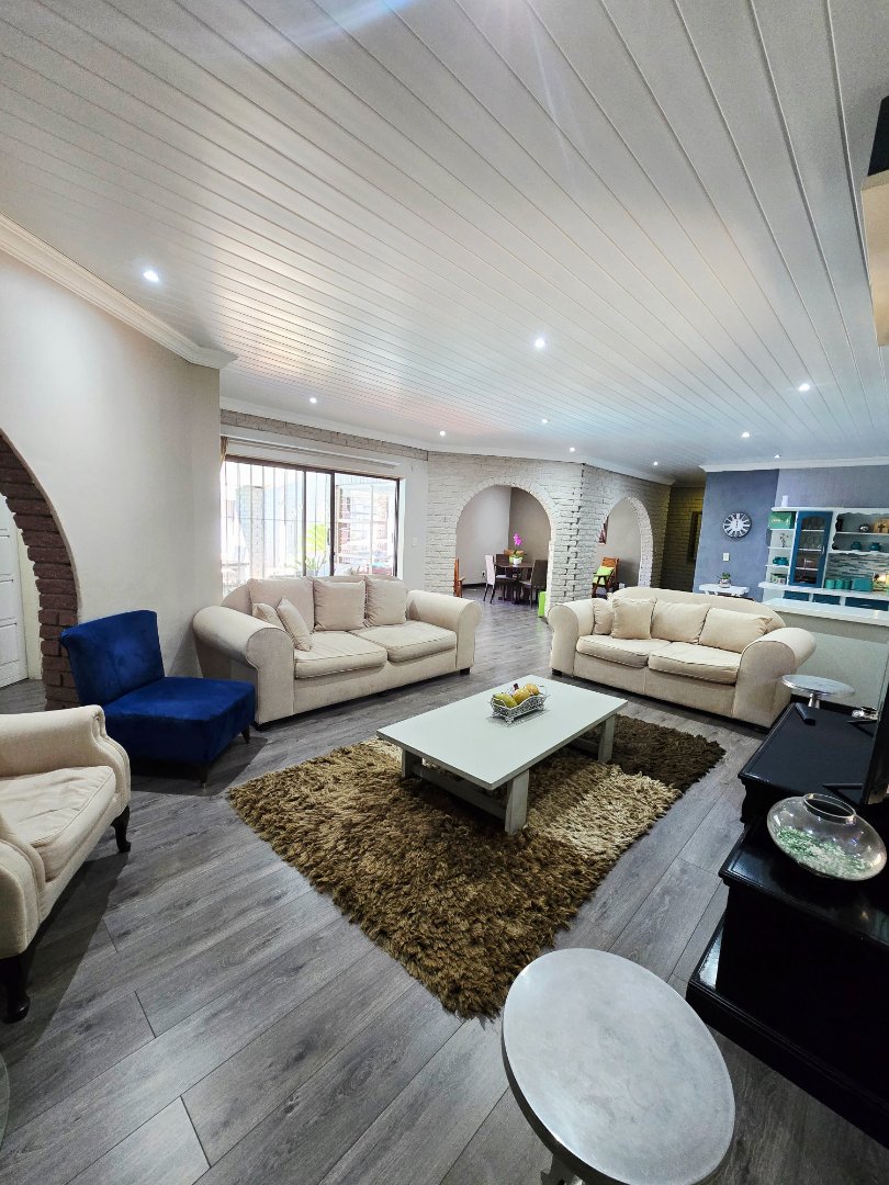 4 Bedroom Property for Sale in Wilkoppies North West